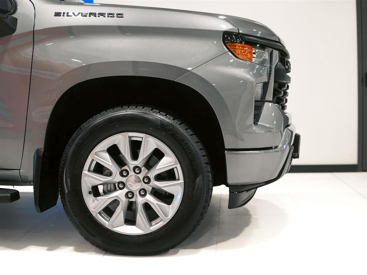 2024 Chevrolet Silverado 1500 CUSTOM | CREW CAB | 4WD | NO ACCIDENTS Photo