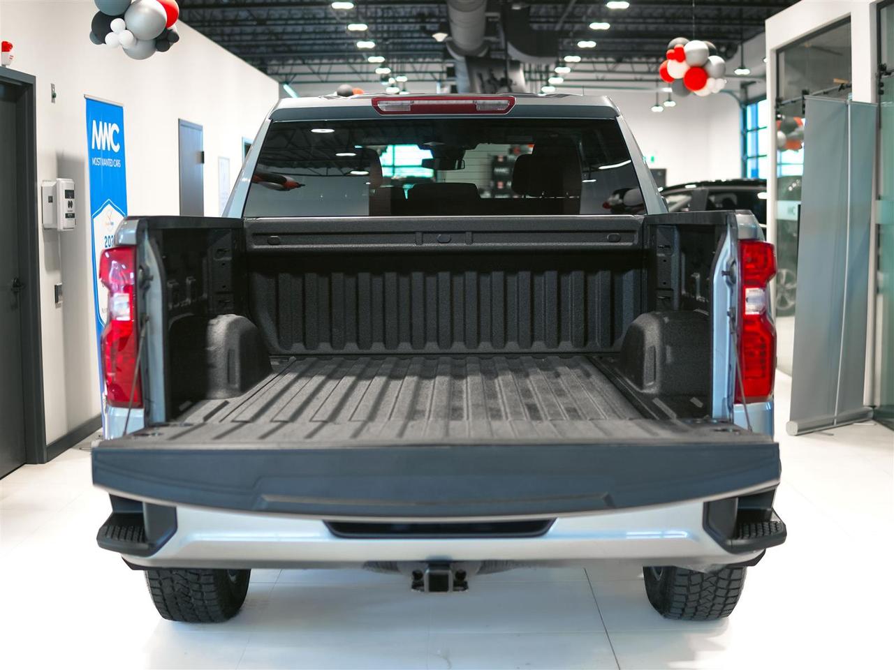 2024 Chevrolet Silverado 1500 CUSTOM | CREW CAB | 4WD | NO ACCIDENTS Photo