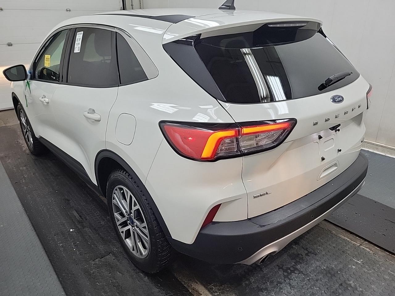 2022 Ford Escape SEL HYBRID | NO ACCIDENTS | 15 SERVICE RECORDS Photo