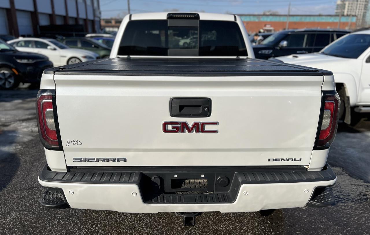 2018 GMC Sierra 1500 Denali Photo3