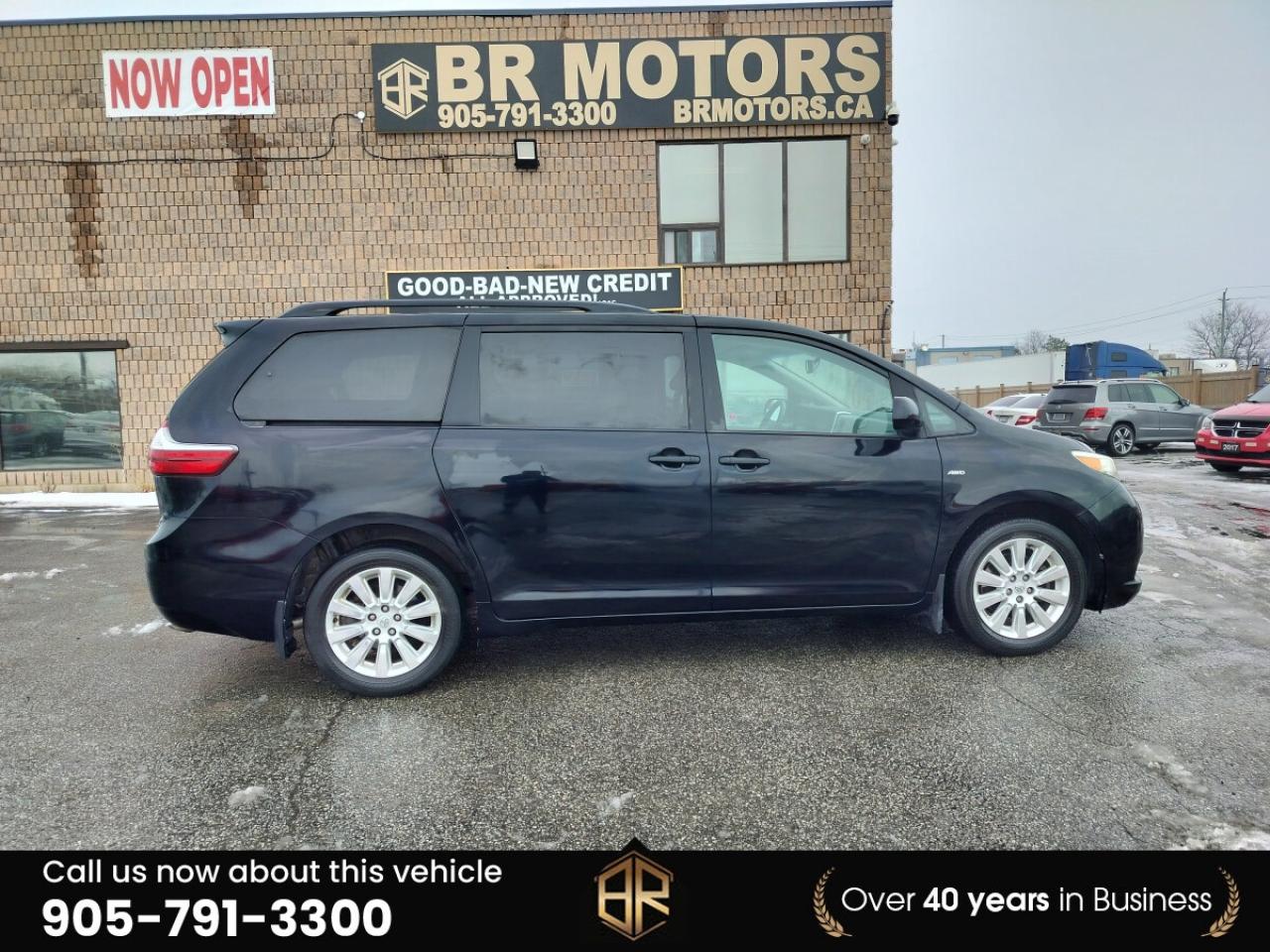 2016 Toyota Sienna LE | AWD | Power doors Photo