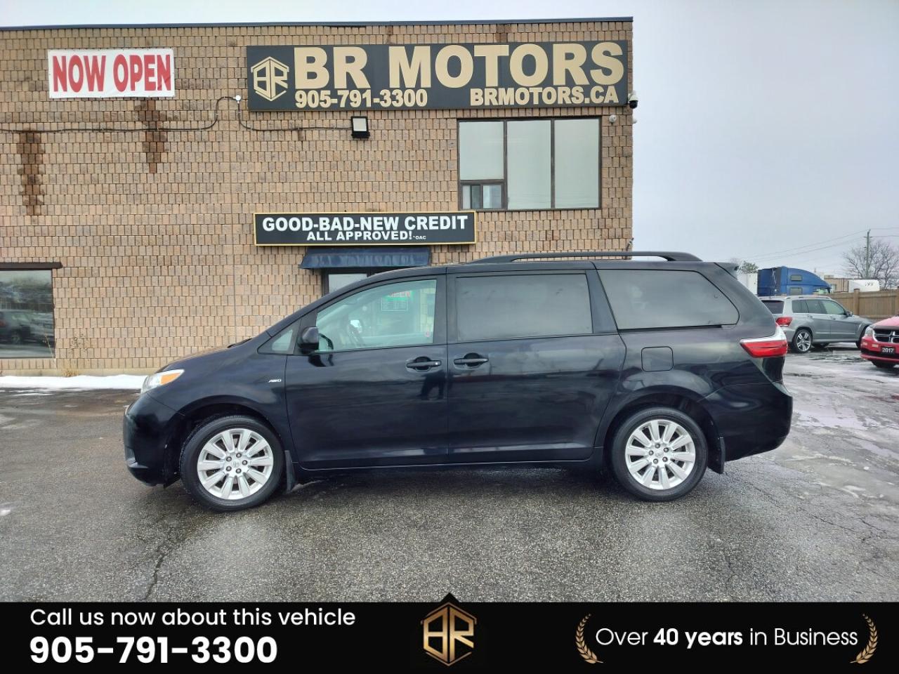 2016 Toyota Sienna LE | AWD | Power doors Photo