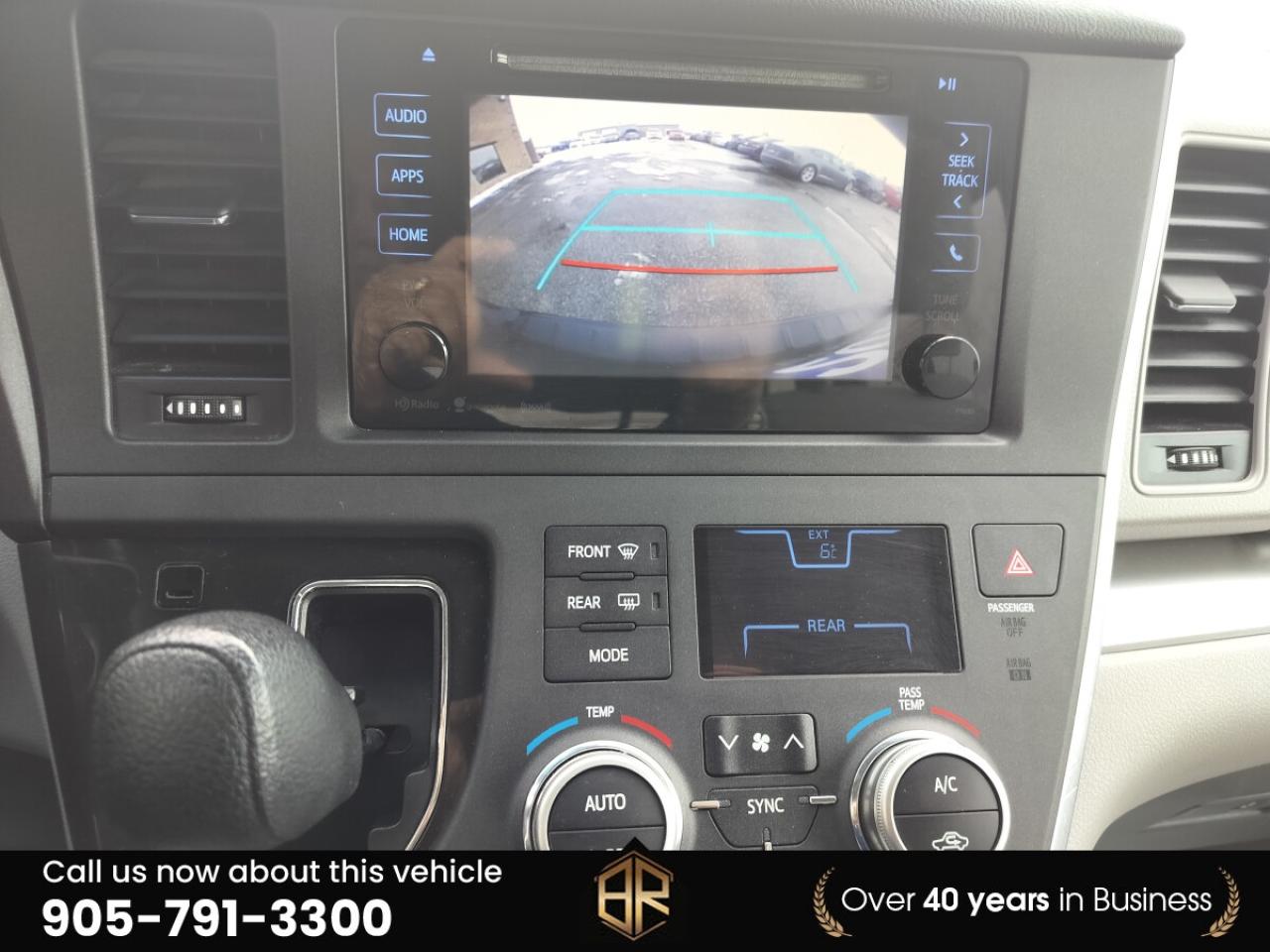 2016 Toyota Sienna LE | AWD | Power doors Photo