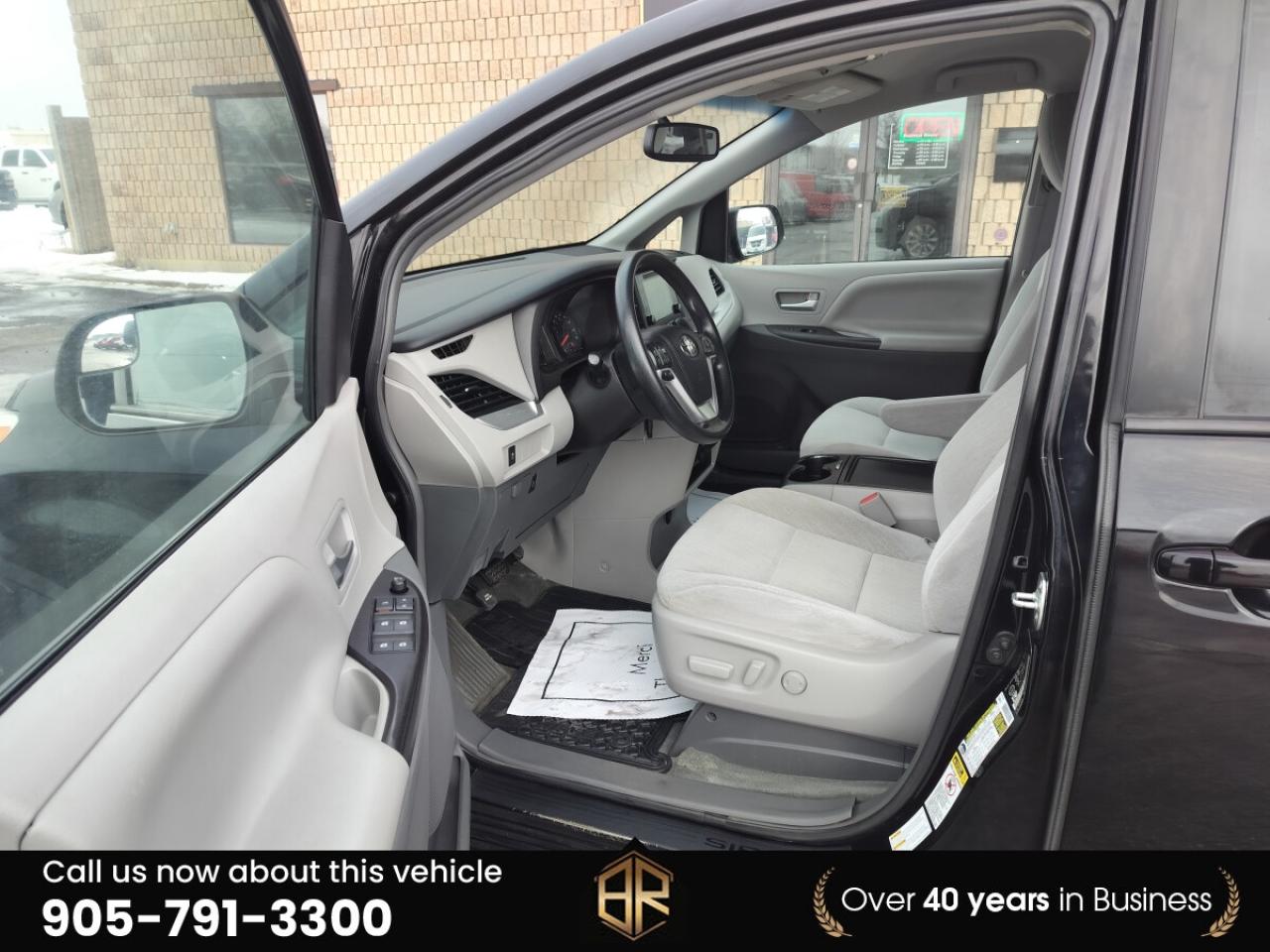 2016 Toyota Sienna LE | AWD | Power doors Photo