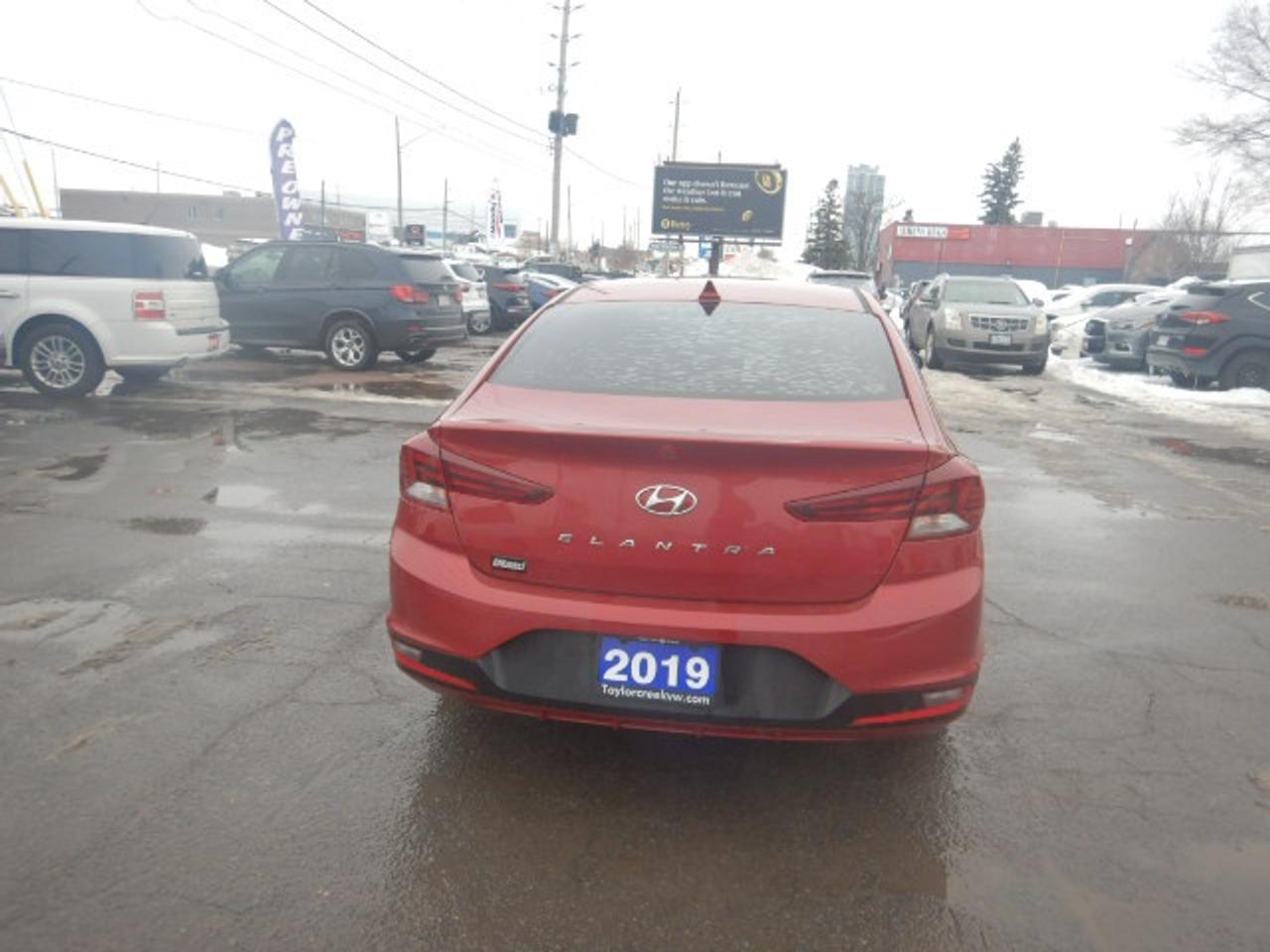 2019 Hyundai Elantra Preferred Photo