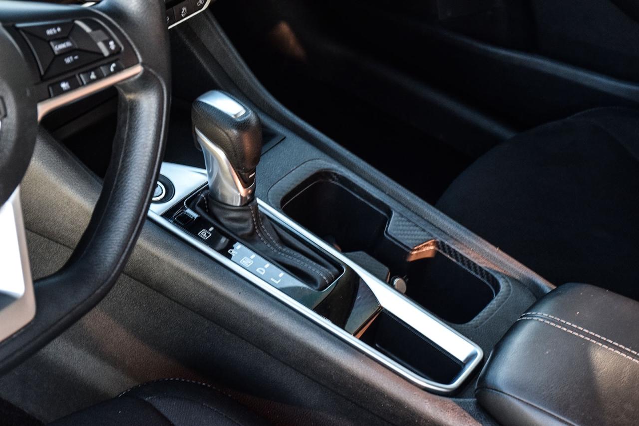 2023 Nissan Sentra SV SPECIAL EDITION / ONE OWNER / SUNROOF / CARPLAY Photo