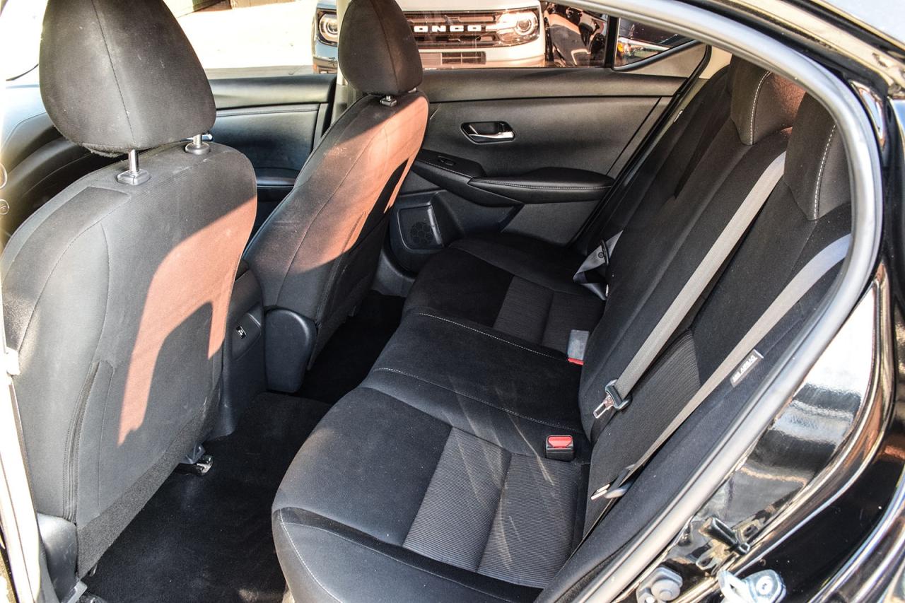 2023 Nissan Sentra SV SPECIAL EDITION / ONE OWNER / SUNROOF / CARPLAY Photo