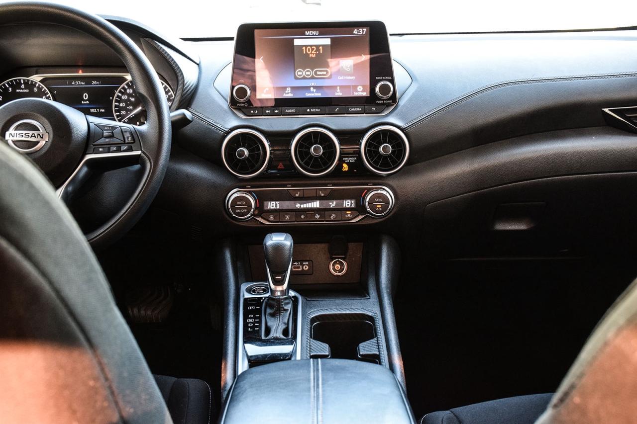 2023 Nissan Sentra SV SPECIAL EDITION / ONE OWNER / SUNROOF / CARPLAY Photo