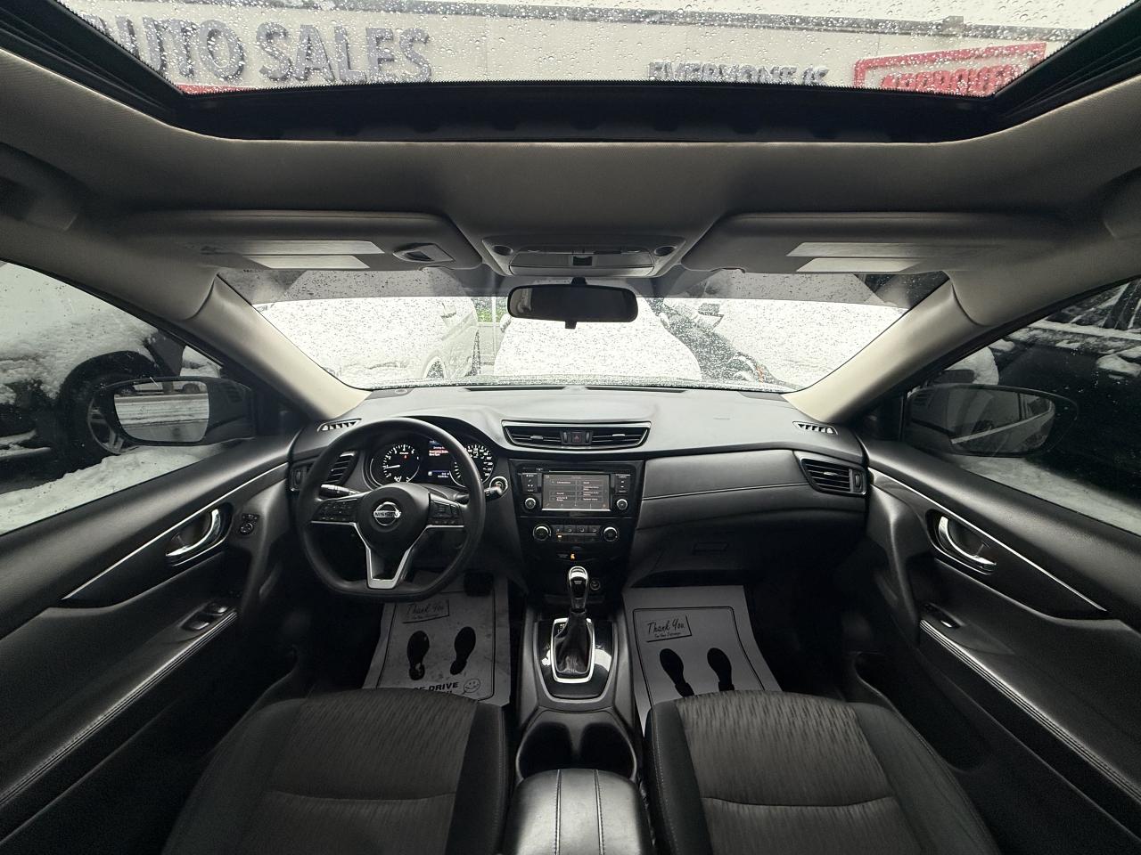 2018 Nissan Rogue SV | PANO | BACK UP CAMERA Photo