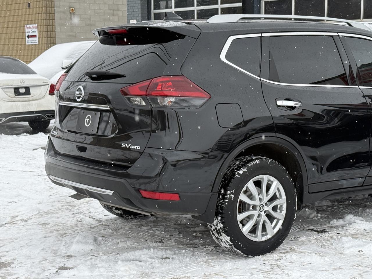 2018 Nissan Rogue SV | PANO | BACK UP CAMERA Photo