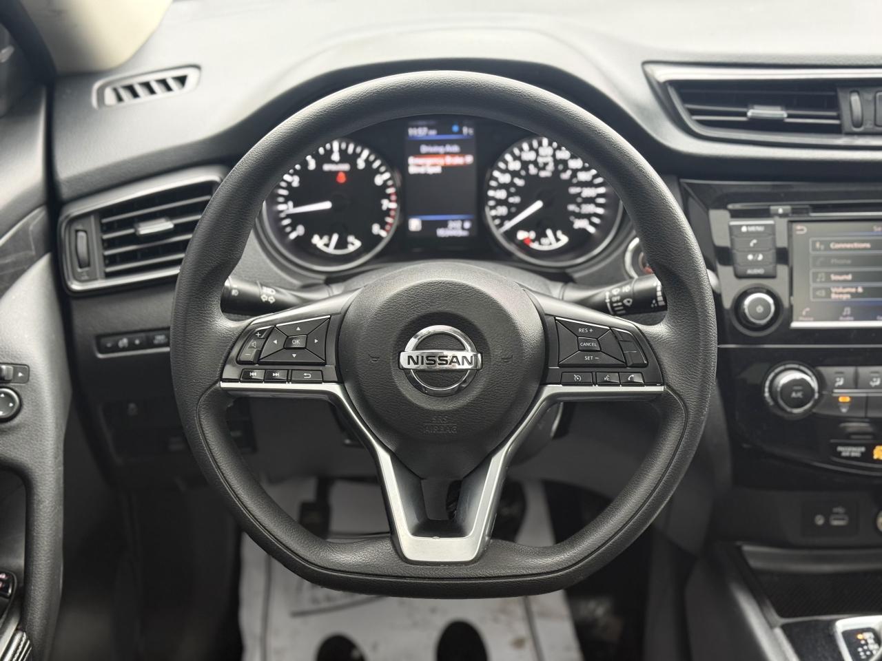 2018 Nissan Rogue SV | PANO | BACK UP CAMERA Photo