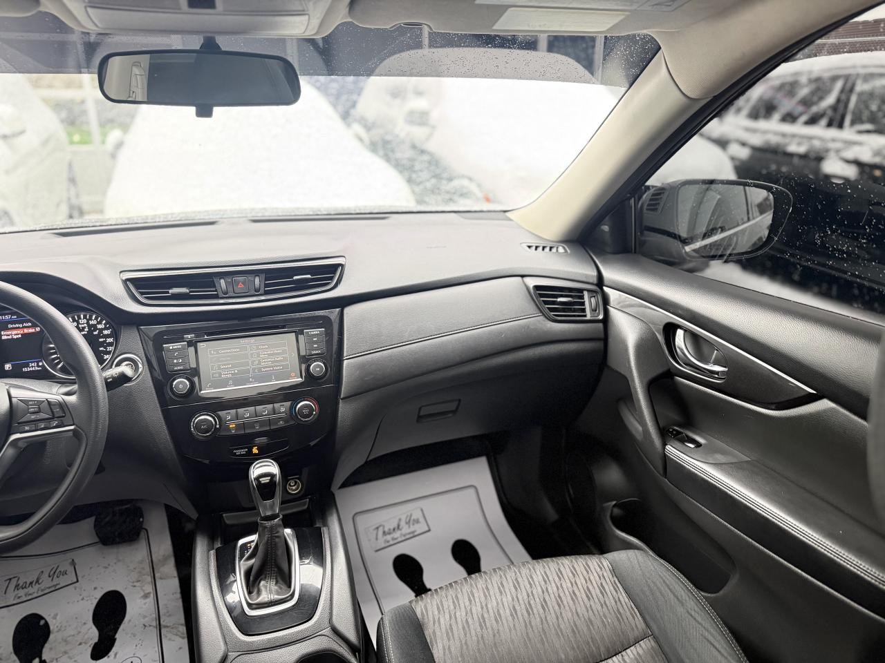 2018 Nissan Rogue SV | PANO | BACK UP CAMERA Photo