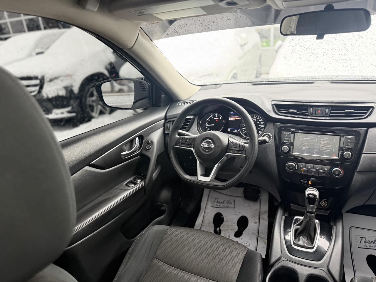 2018 Nissan Rogue SV | PANO | BACK UP CAMERA Photo