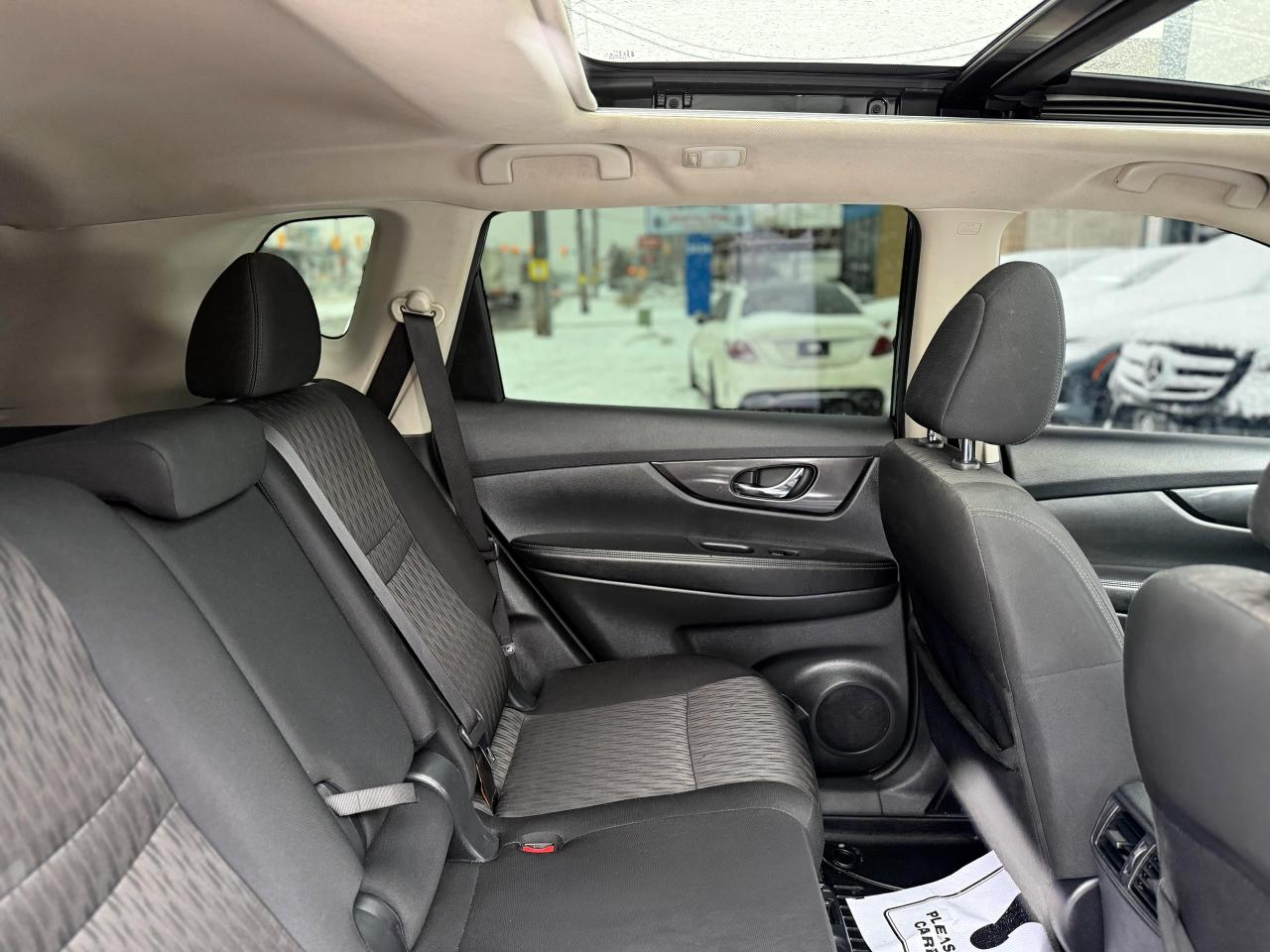 2018 Nissan Rogue SV | PANO | BACK UP CAMERA Photo