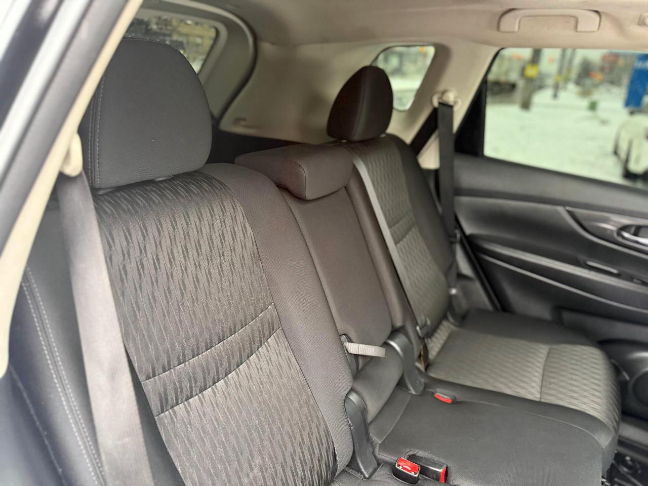 2018 Nissan Rogue SV | PANO | BACK UP CAMERA Photo