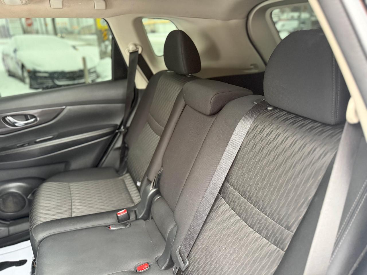 2018 Nissan Rogue SV | PANO | BACK UP CAMERA Photo