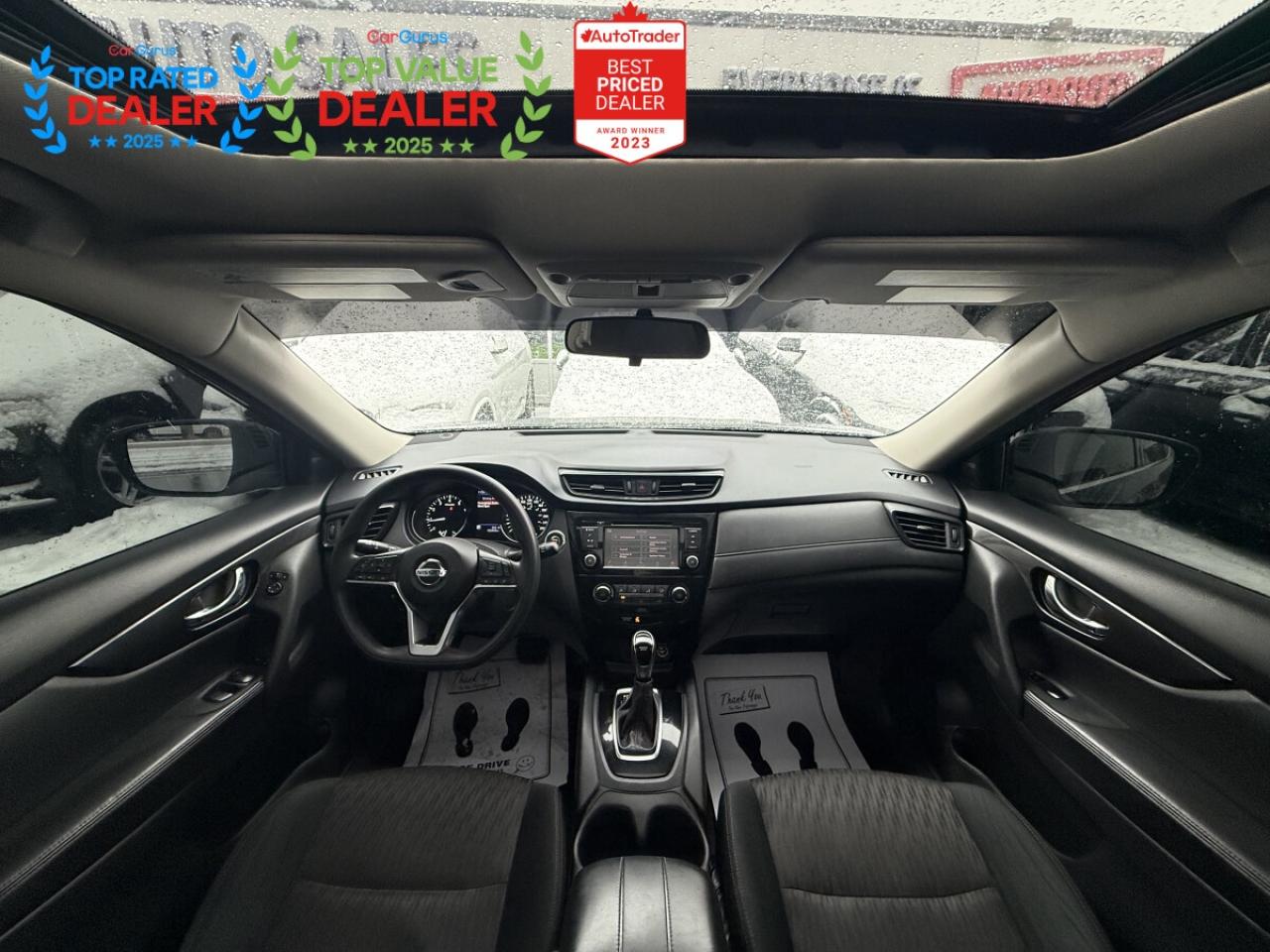 2018 Nissan Rogue SV | PANO | BACK UP CAMERA Photo