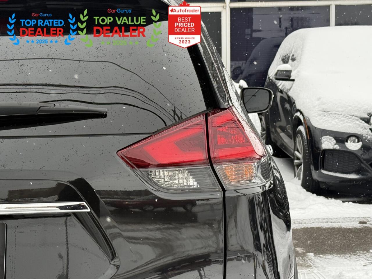 2018 Nissan Rogue SV | PANO | BACK UP CAMERA Photo