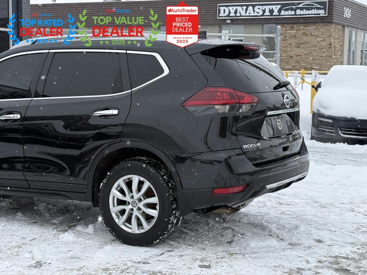 2018 Nissan Rogue SV | PANO | BACK UP CAMERA Photo