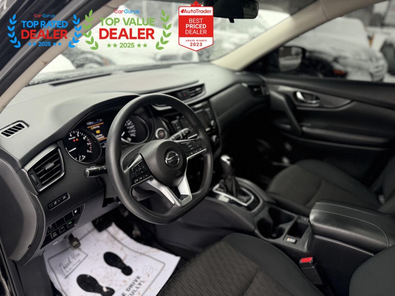 2018 Nissan Rogue SV | PANO | BACK UP CAMERA Photo