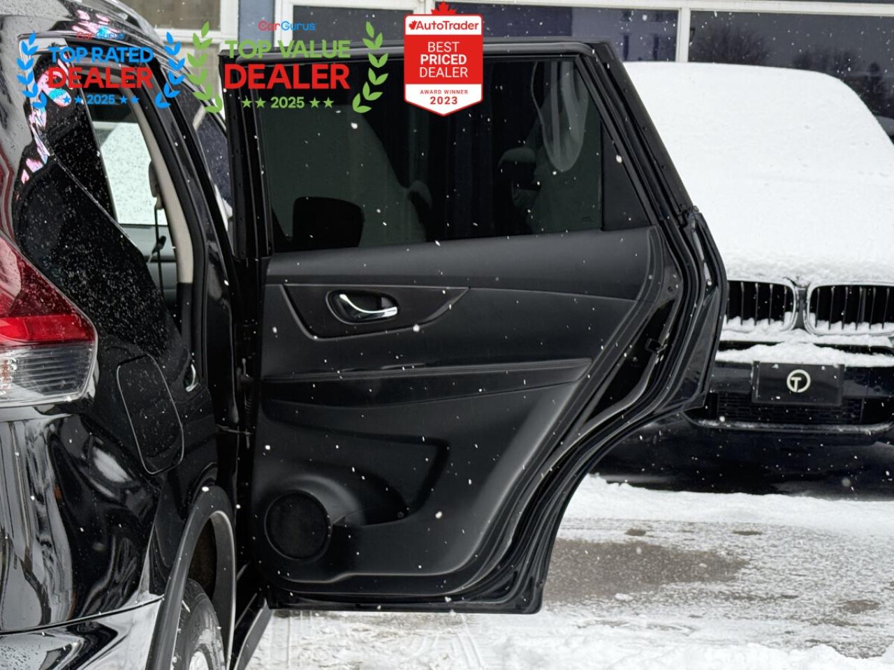 2018 Nissan Rogue SV | PANO | BACK UP CAMERA Photo