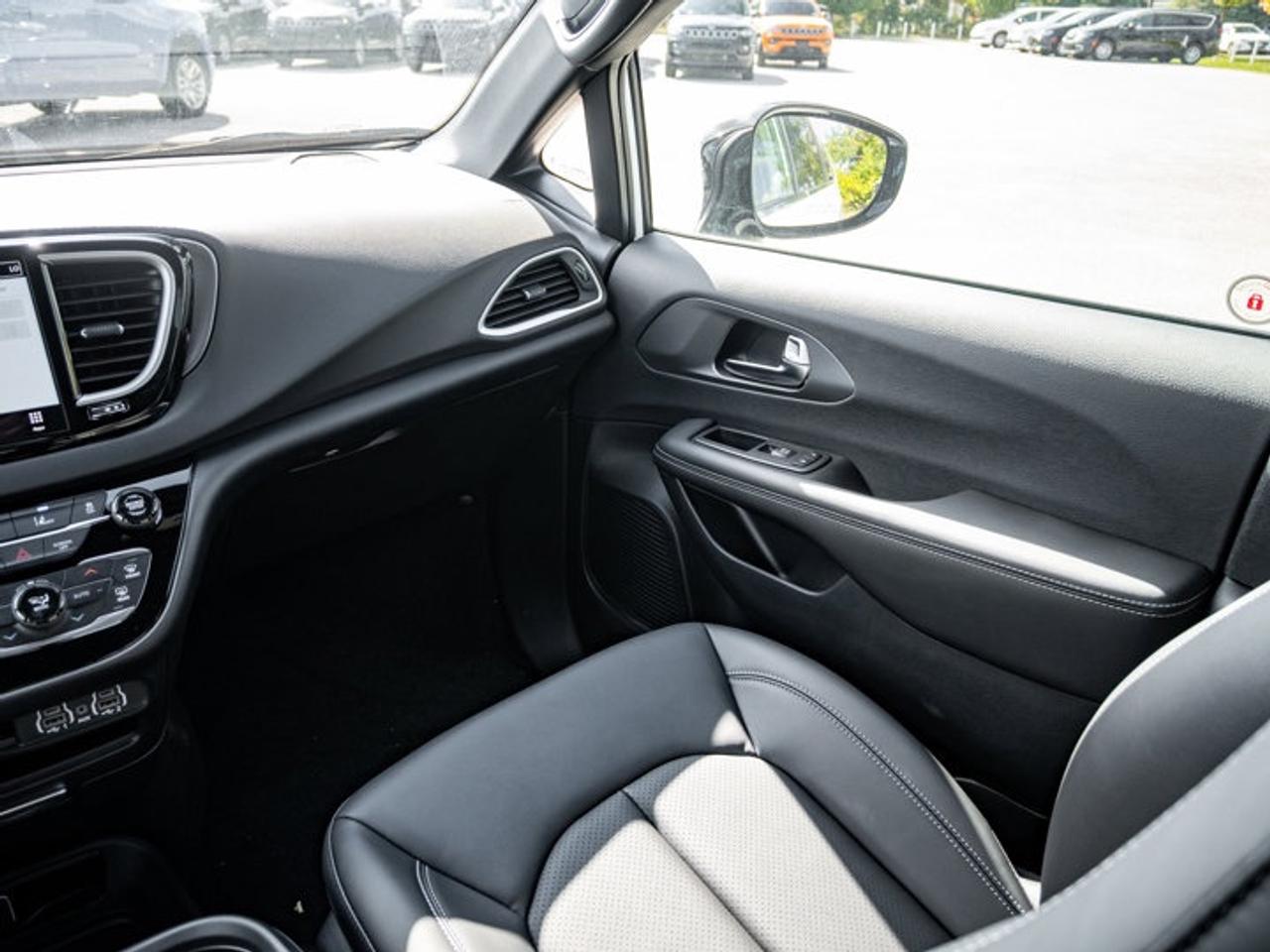 2026 Dodge Grand Caravan SXT Photo