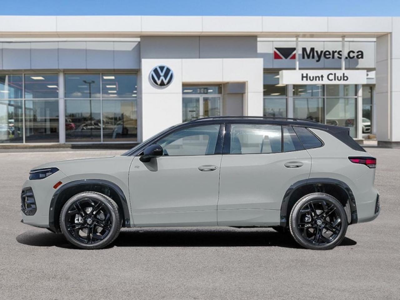 2026 Volkswagen Tiguan Comfortline R-Line Black Edition Photo