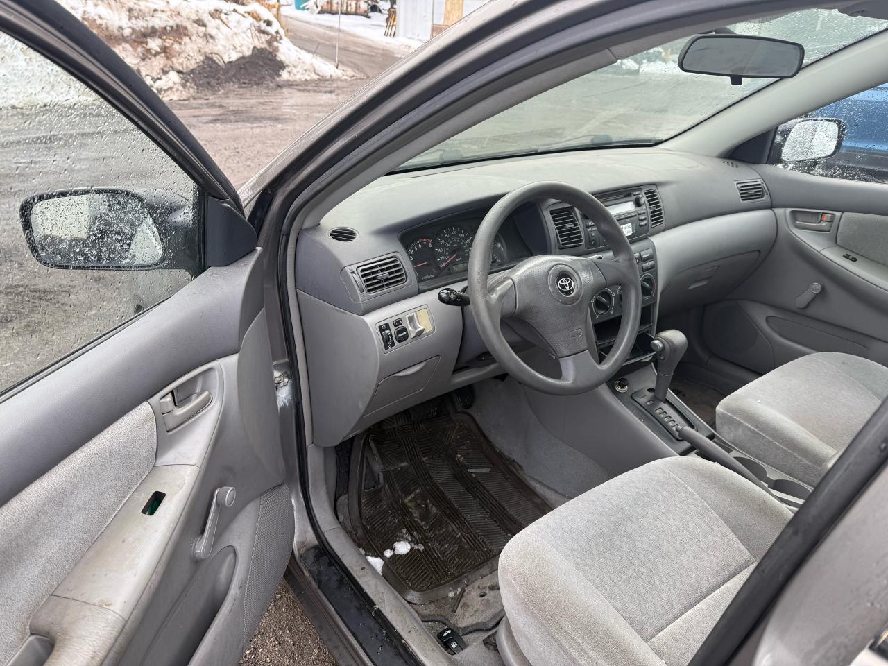 2004 Toyota Corolla CE Photo