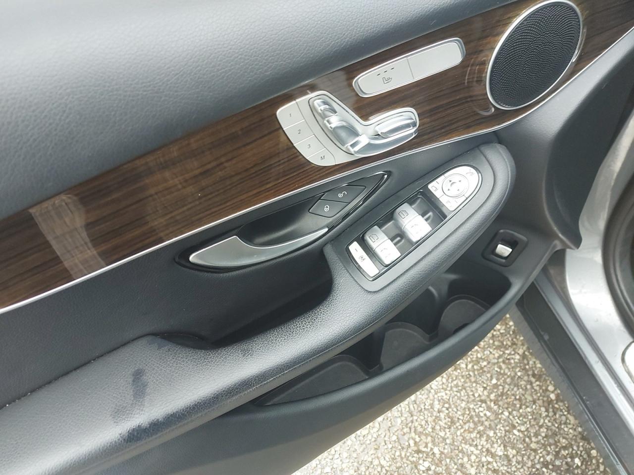 2017 Mercedes-Benz GLC-Class GLC 300 Photo