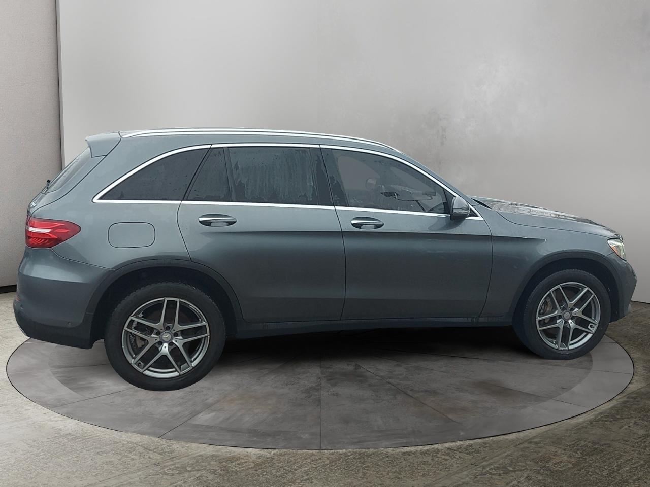 2017 Mercedes-Benz GLC-Class GLC 300 Photo4