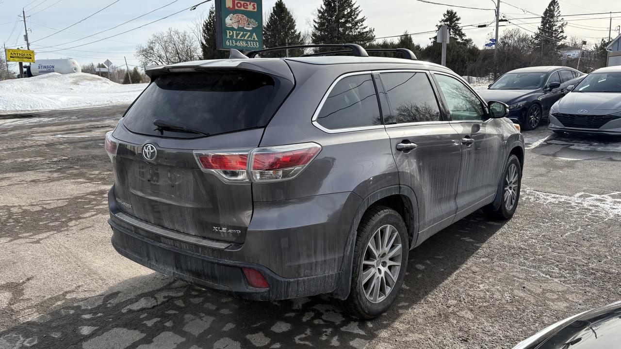 2015 Toyota Highlander XLE Photo4