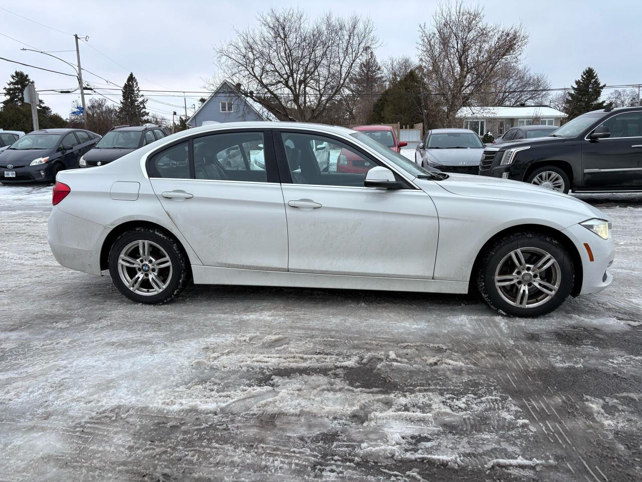 2017 BMW 3 Series 330i xDrive Photo