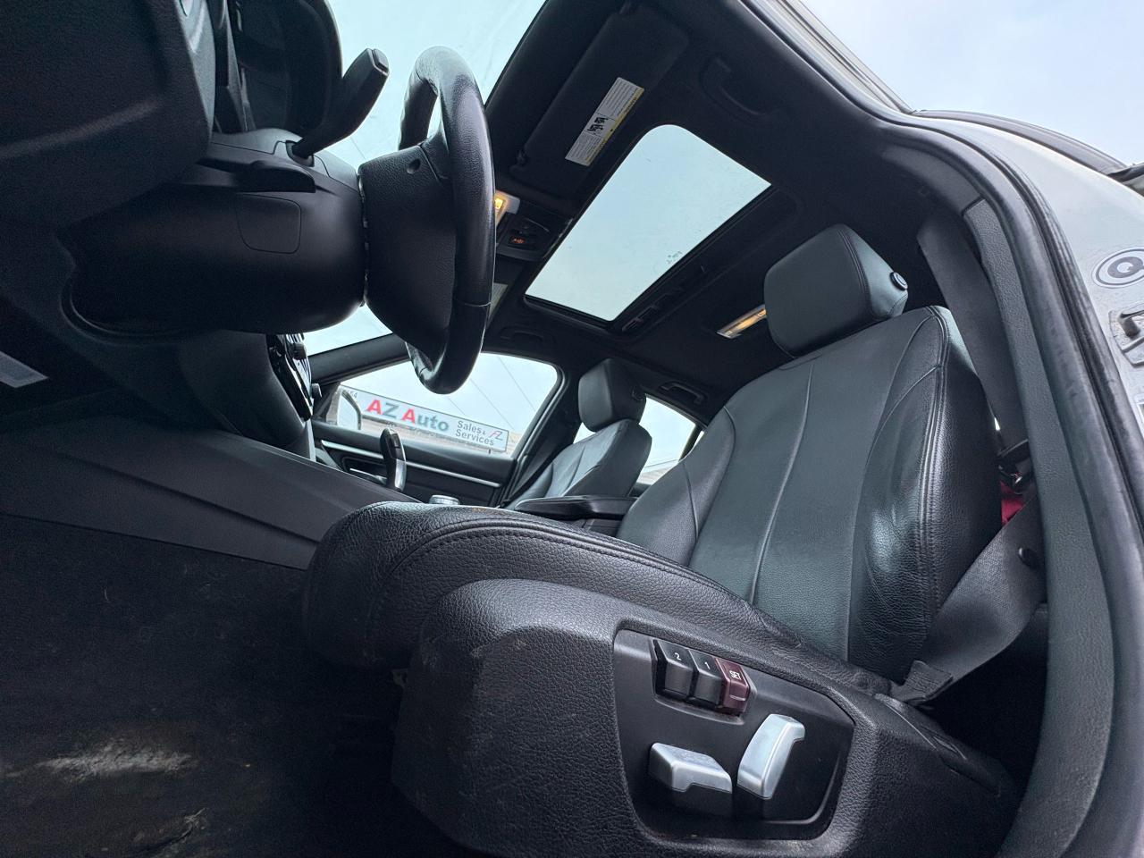 2017 BMW 3 Series 330i xDrive Photo