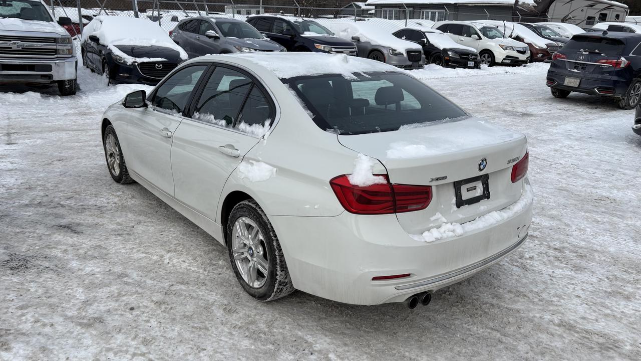 2017 BMW 3 Series 330i xDrive Photo2