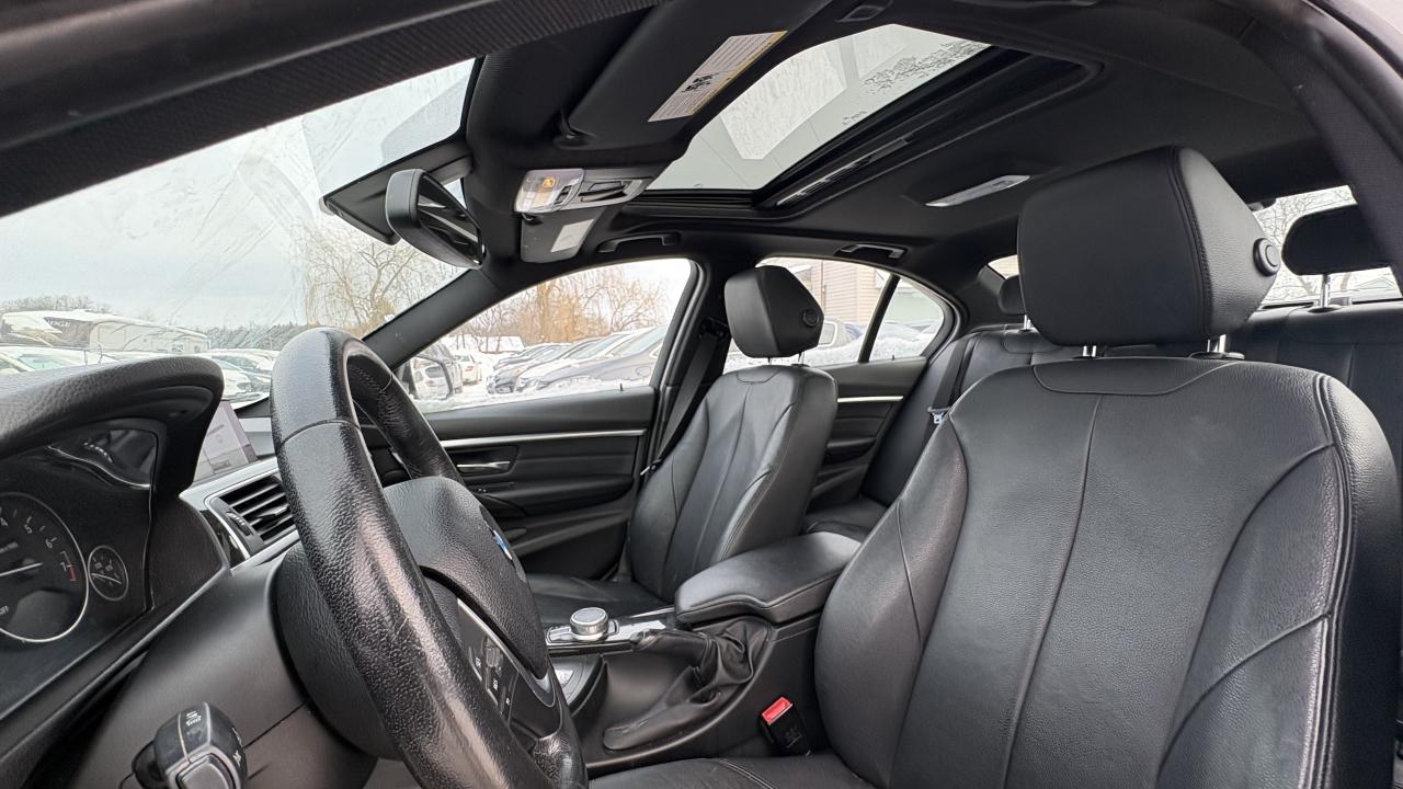 2017 BMW 3 Series 330i xDrive Photo