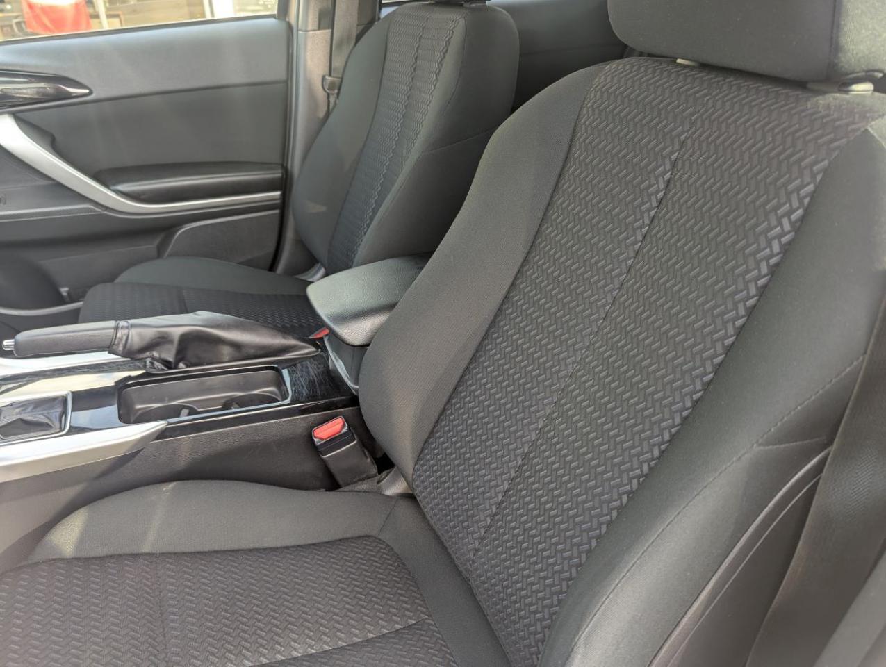 2022 Mitsubishi Eclipse Cross ES S-AWC  BLOWOUT SALE!! Photo2