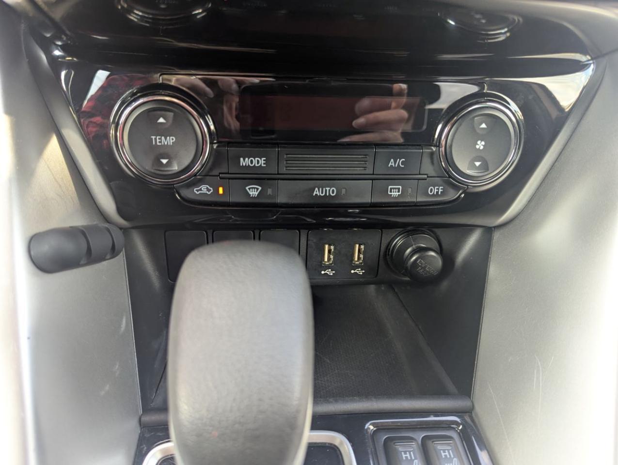 2022 Mitsubishi Eclipse Cross ES S-AWC  BLOWOUT SALE!! Photo4