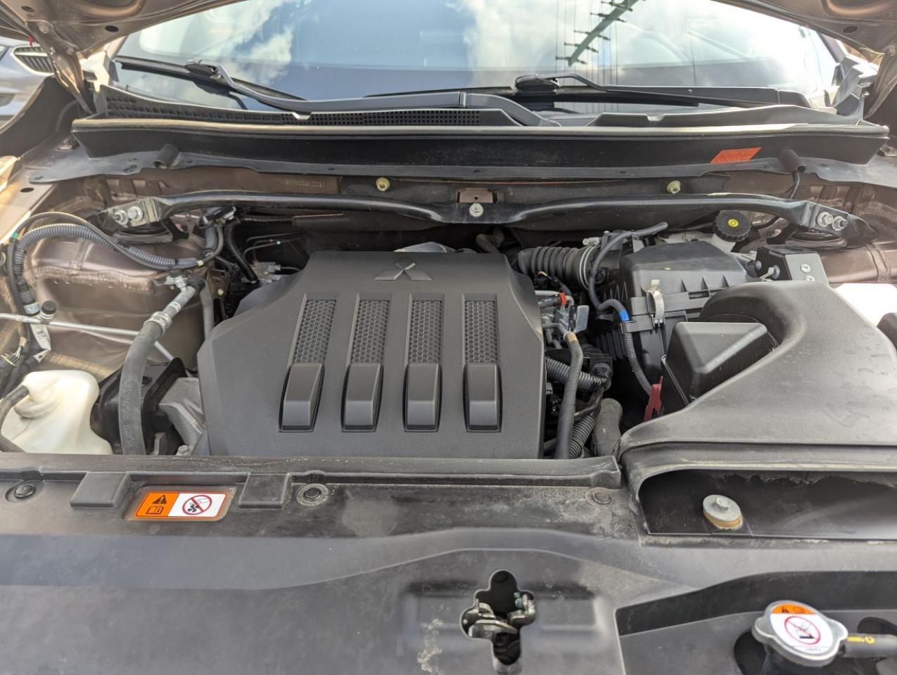 2022 Mitsubishi Eclipse Cross ES S-AWC  BLOWOUT SALE!! Photo