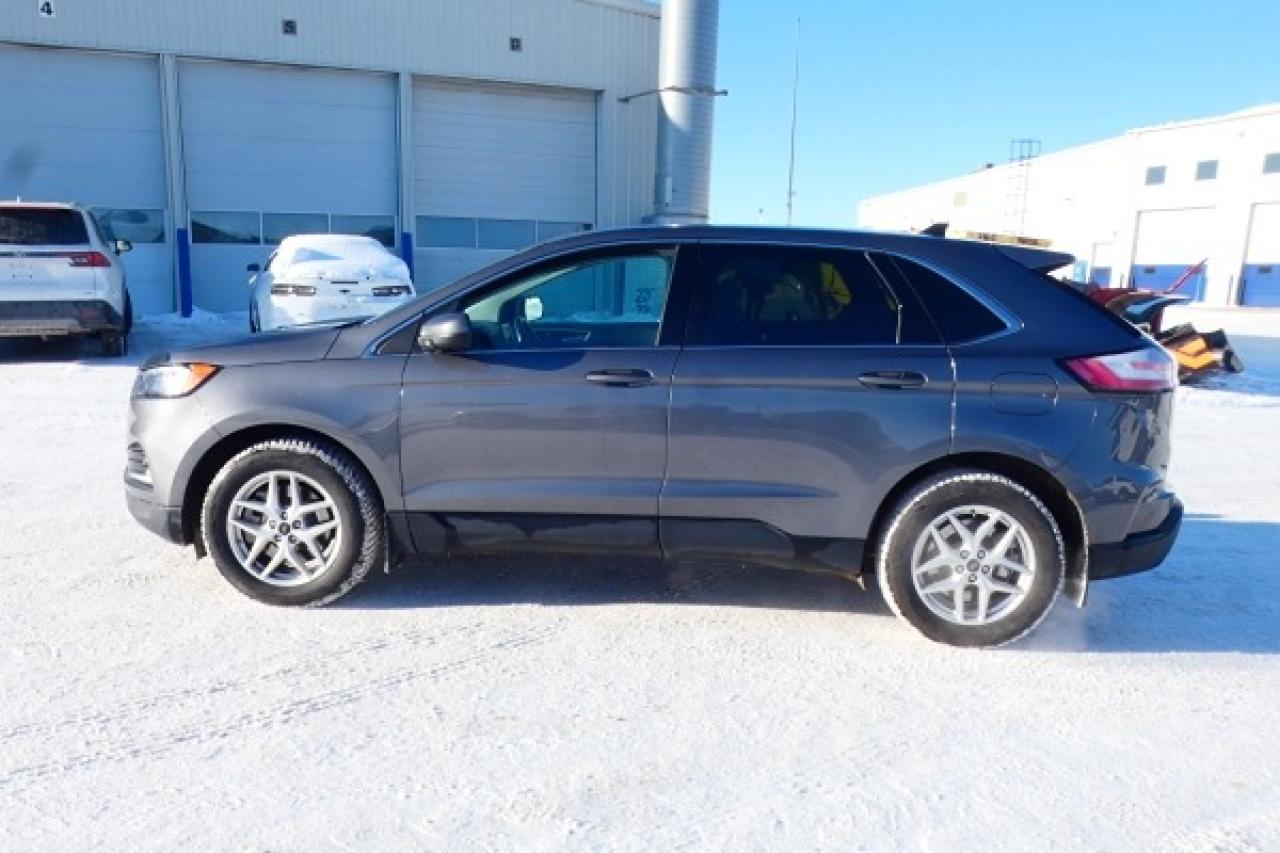 2023 Ford Edge SEL w/Htd cloth, NAV, BUC - Photo #1