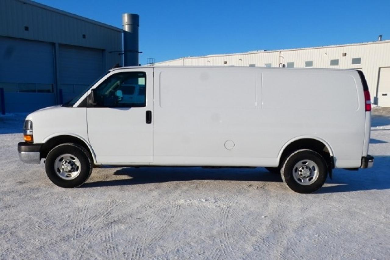 2023 Chevrolet Express Cargo Van 3500 RWD EXT R/H w/cloth seats, RVM BUC - Photo #1