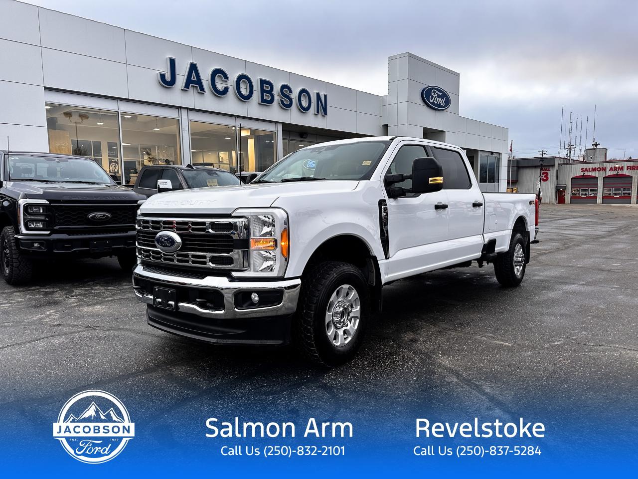 2023 Ford F-350 Super Duty SRW XLT Photo0