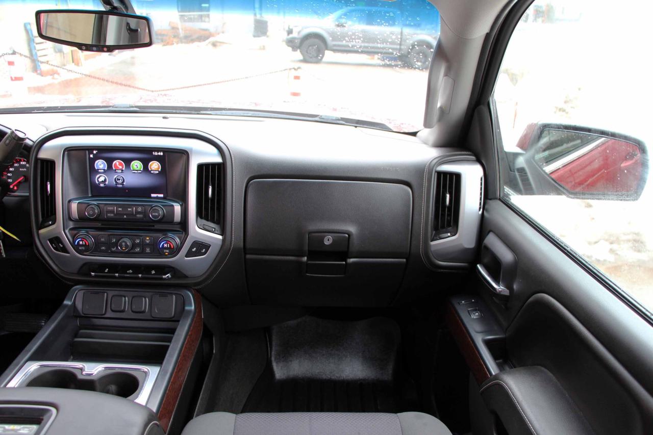 2016 GMC Sierra 1500 4WD CREW CAB 143.5" SLE Photo