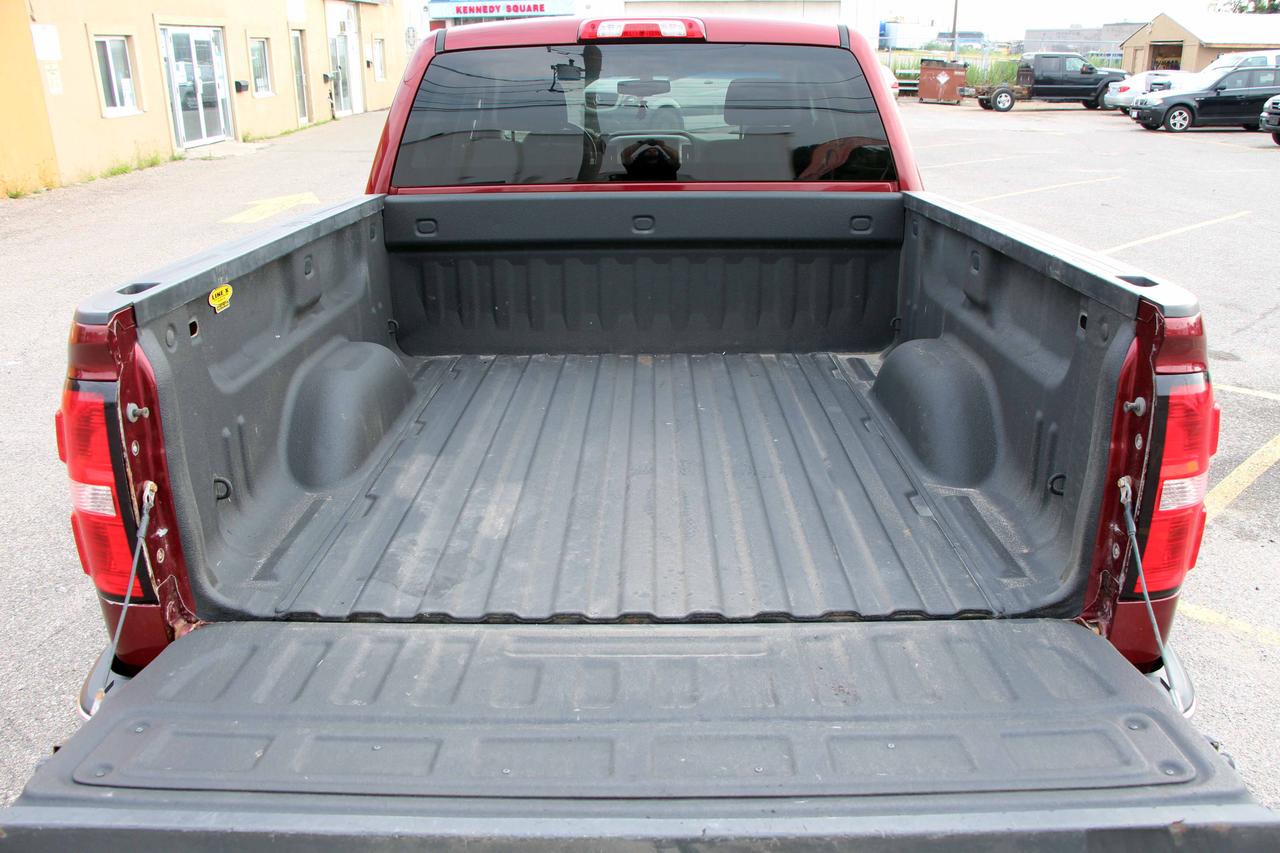 2016 GMC Sierra 1500 4WD CREW CAB 143.5" SLE Photo