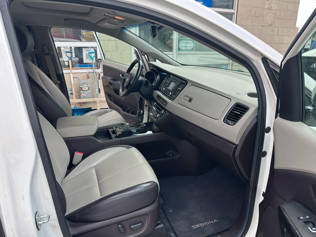 2015 Kia Sedona SXL Photo