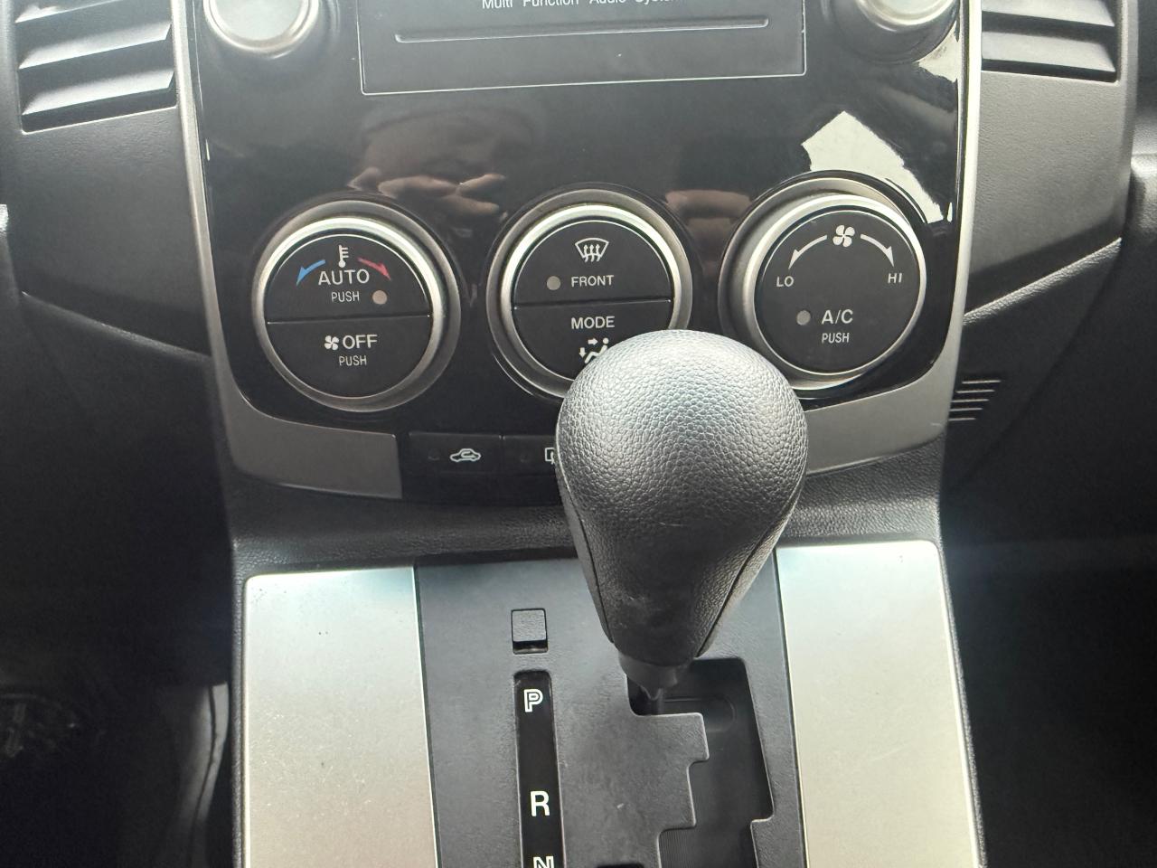 2010 Mazda MAZDA5 GS Photo