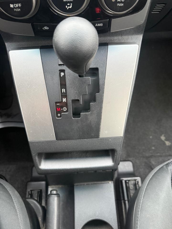 2010 Mazda MAZDA5 GS Photo