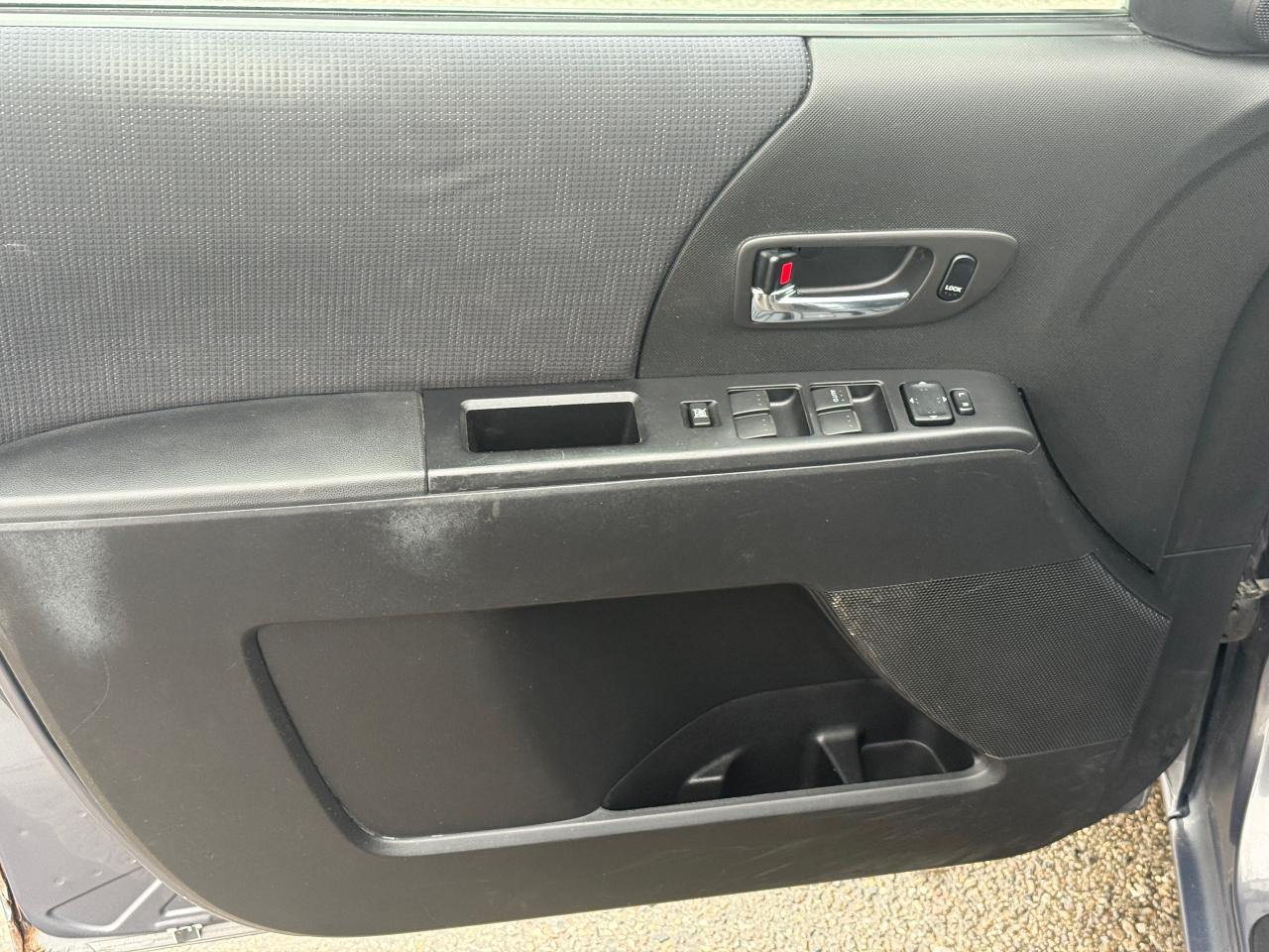 2010 Mazda MAZDA5 GS Photo