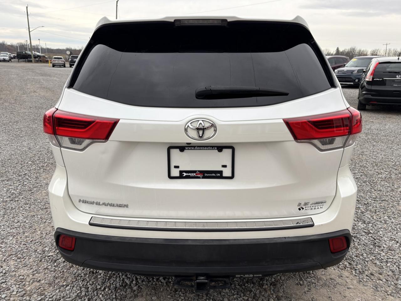 2019 Toyota Highlander LE Plus AWD V6 Photo3