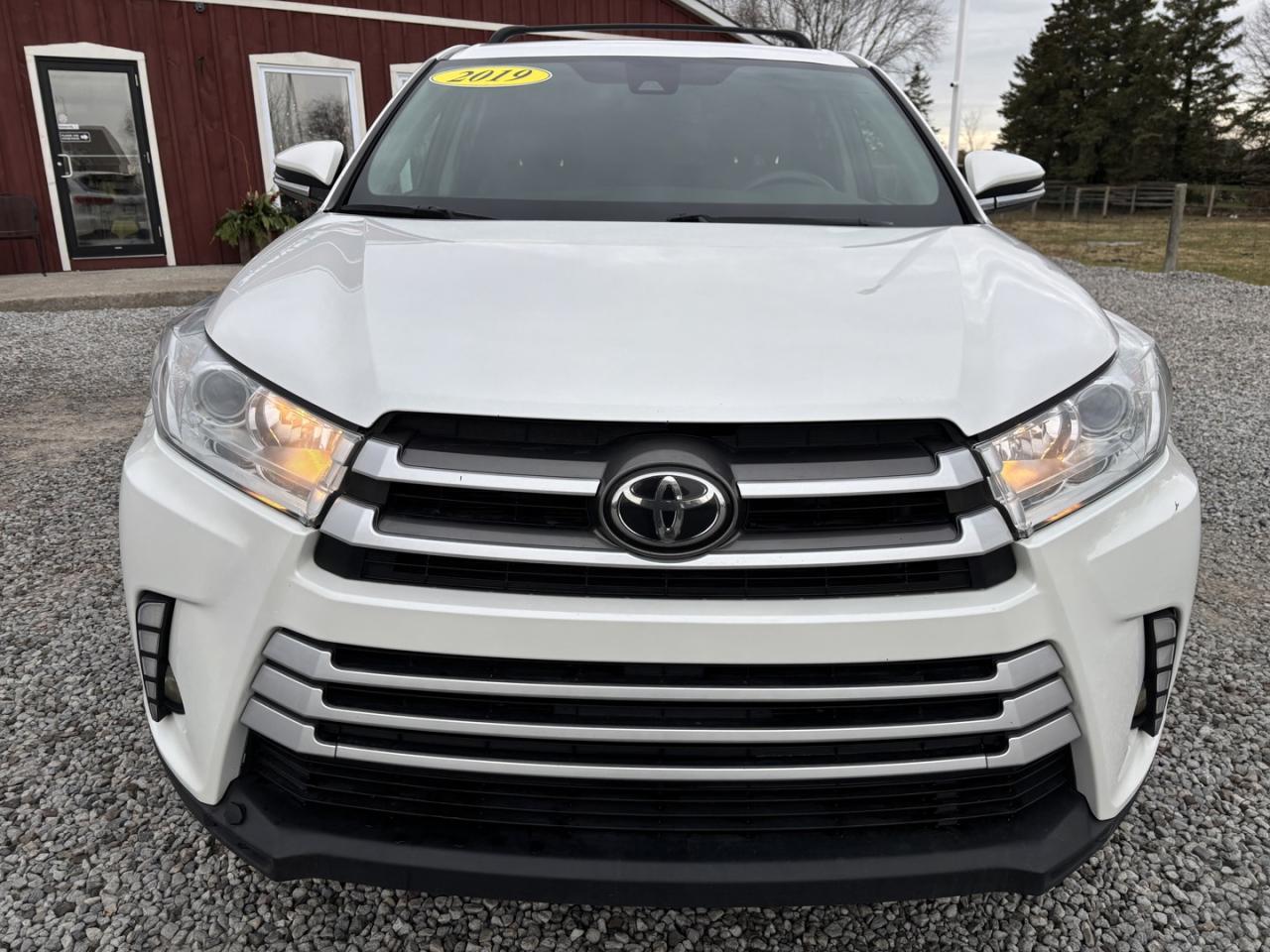 2019 Toyota Highlander LE Plus AWD V6 Photo