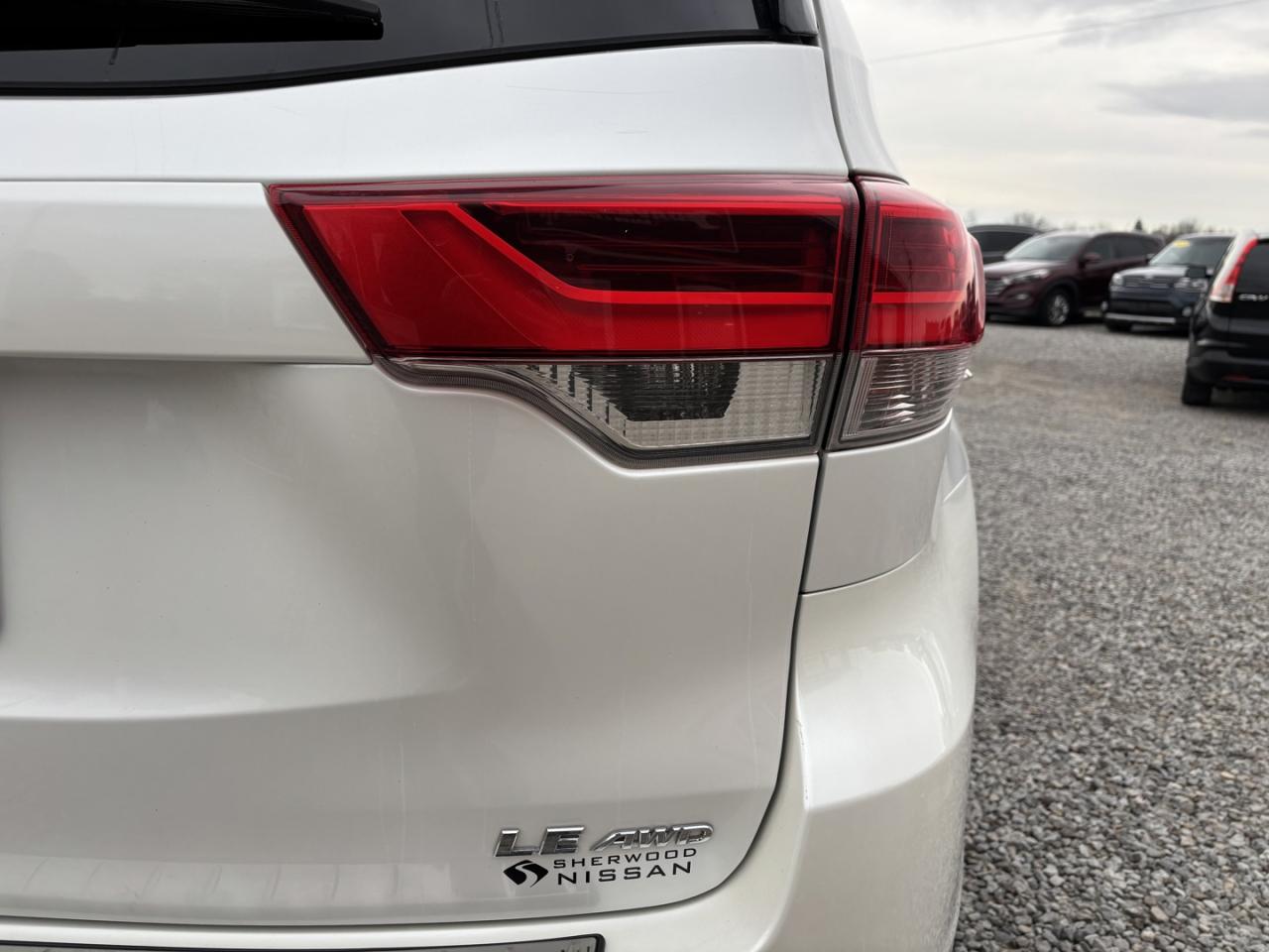 2019 Toyota Highlander LE Plus AWD V6 Photo